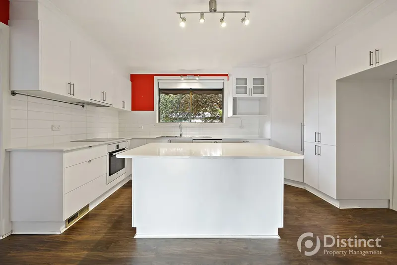80 Walker Crescent, Narrabundah, photo 2