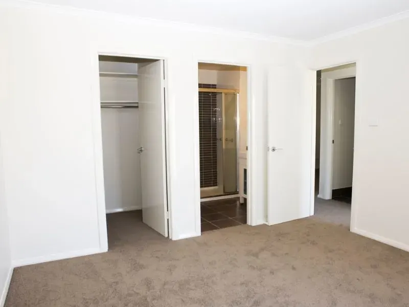 117 Anthony Rolfe Avenue, Gungahlin, photo 6