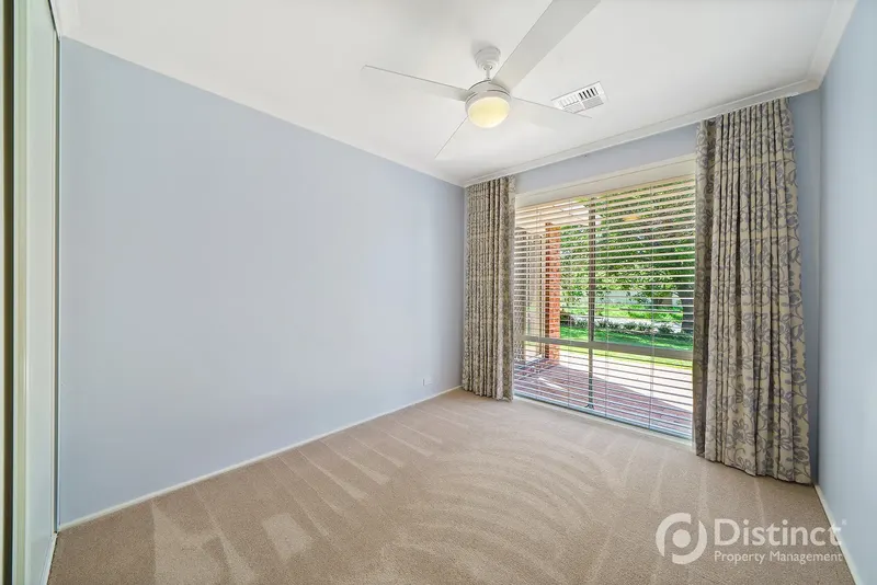 12 Arakoon Cres, Isabella Plains, photo 11