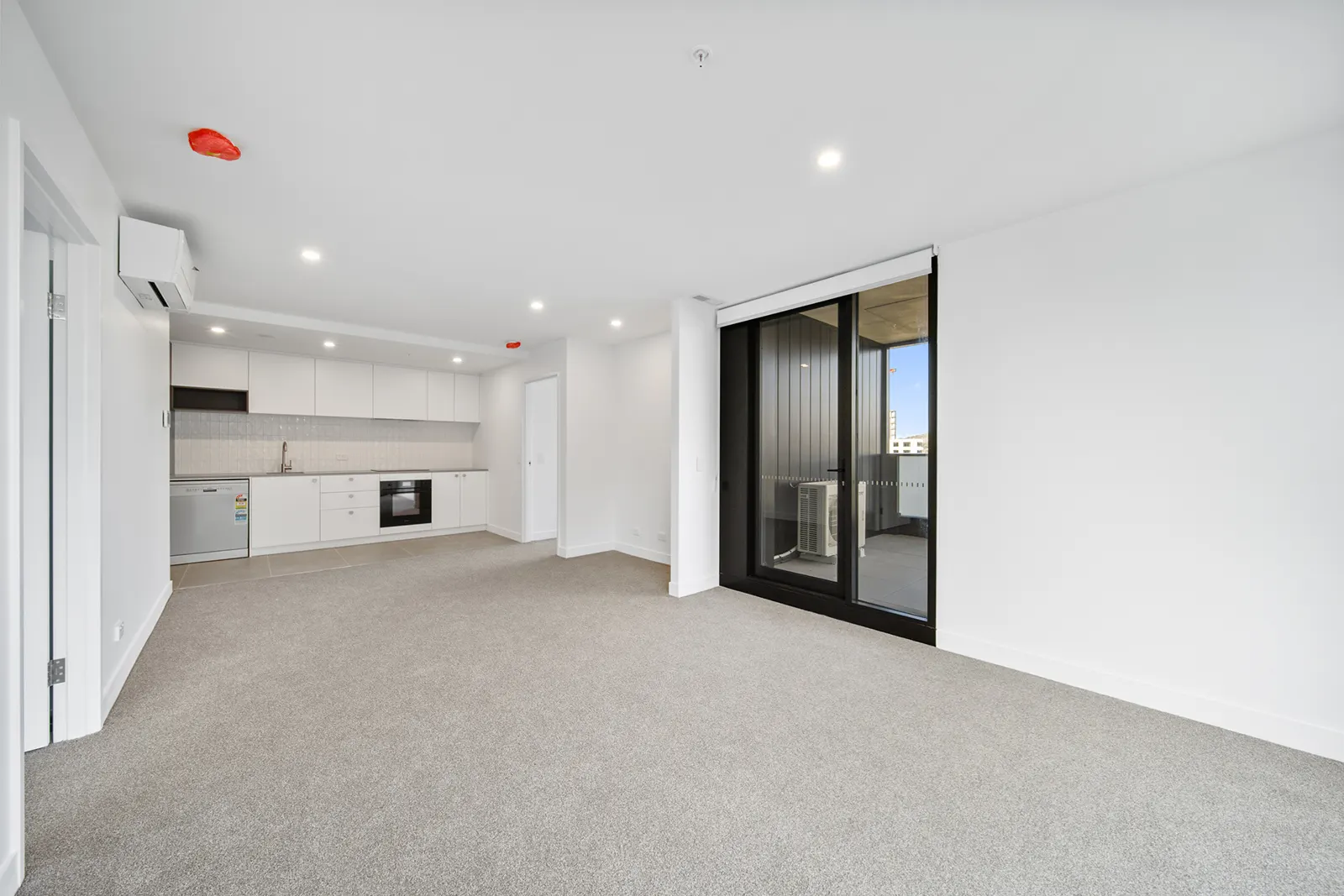 1114/6 Furzer Street, Phillip, photo 1