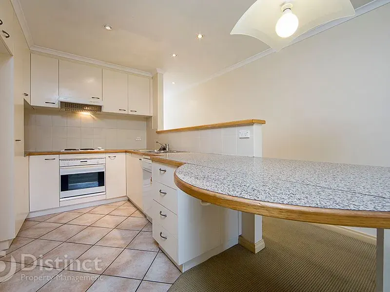 84/15 Fawkner Street, Braddon, photo 2