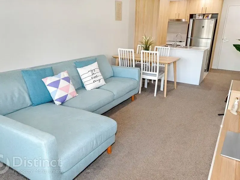 302/325 Anketell Street, Greenway, photo 9