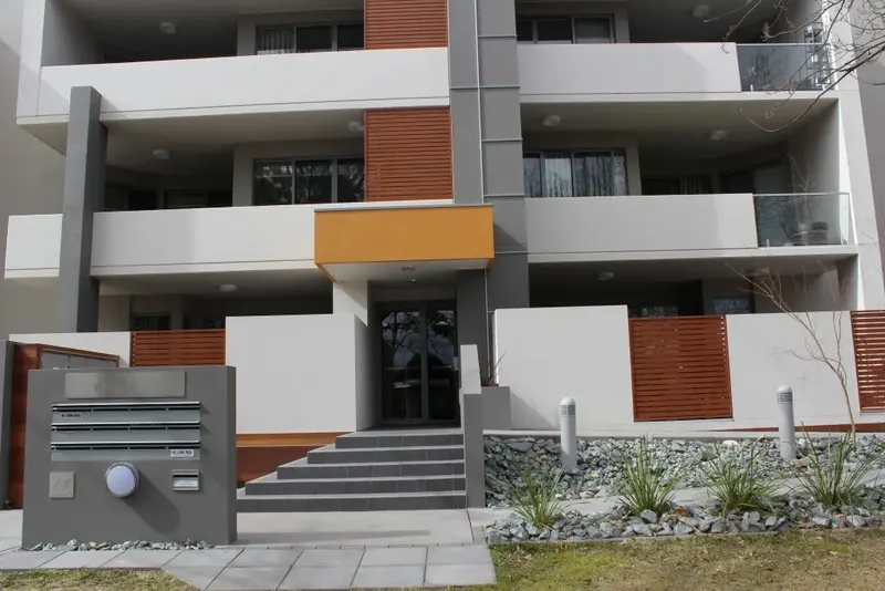 8/18 De Burgh Street, Lyneham