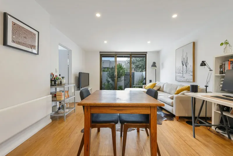 106/10 Currie Crescent, Griffith, photo 4