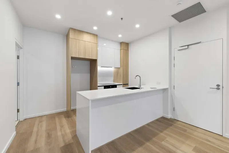 209/21 Captain Cook Crescent, Griffith, photo 2