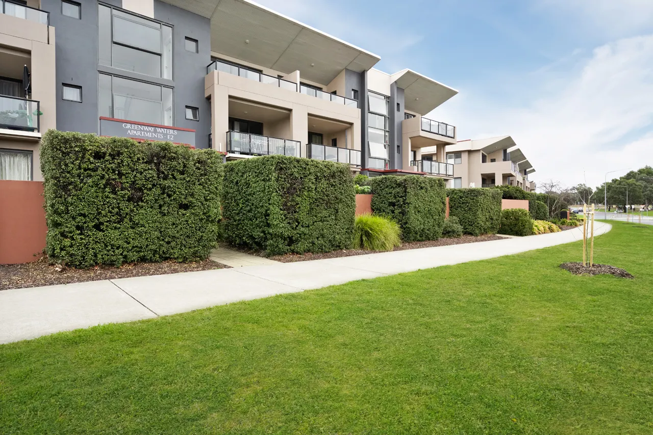 14/1 Drew Street, Greenway, photo 1