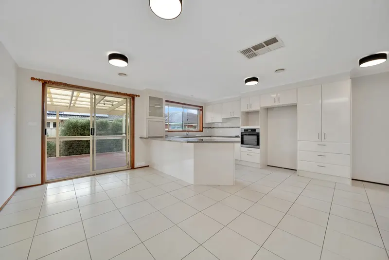 36/156 Clive Steele Avenue, Monash, photo 5