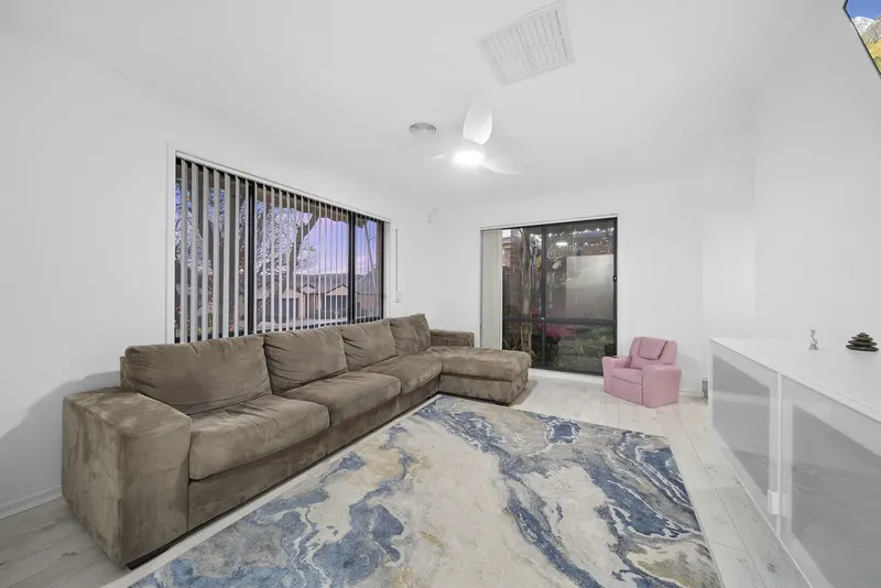 13 Diamond Street, Amaroo, photo 3