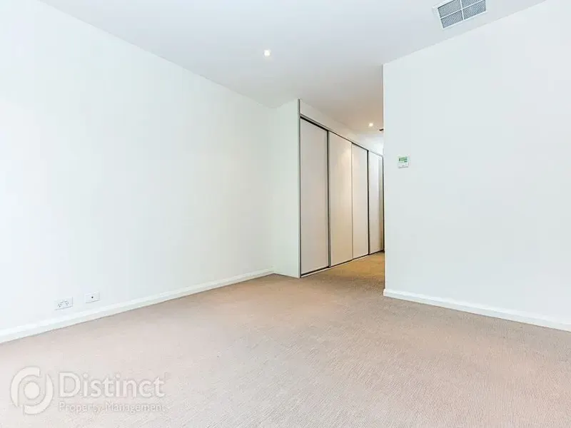 2/28 Canberra Avenue, Forrest, photo 6