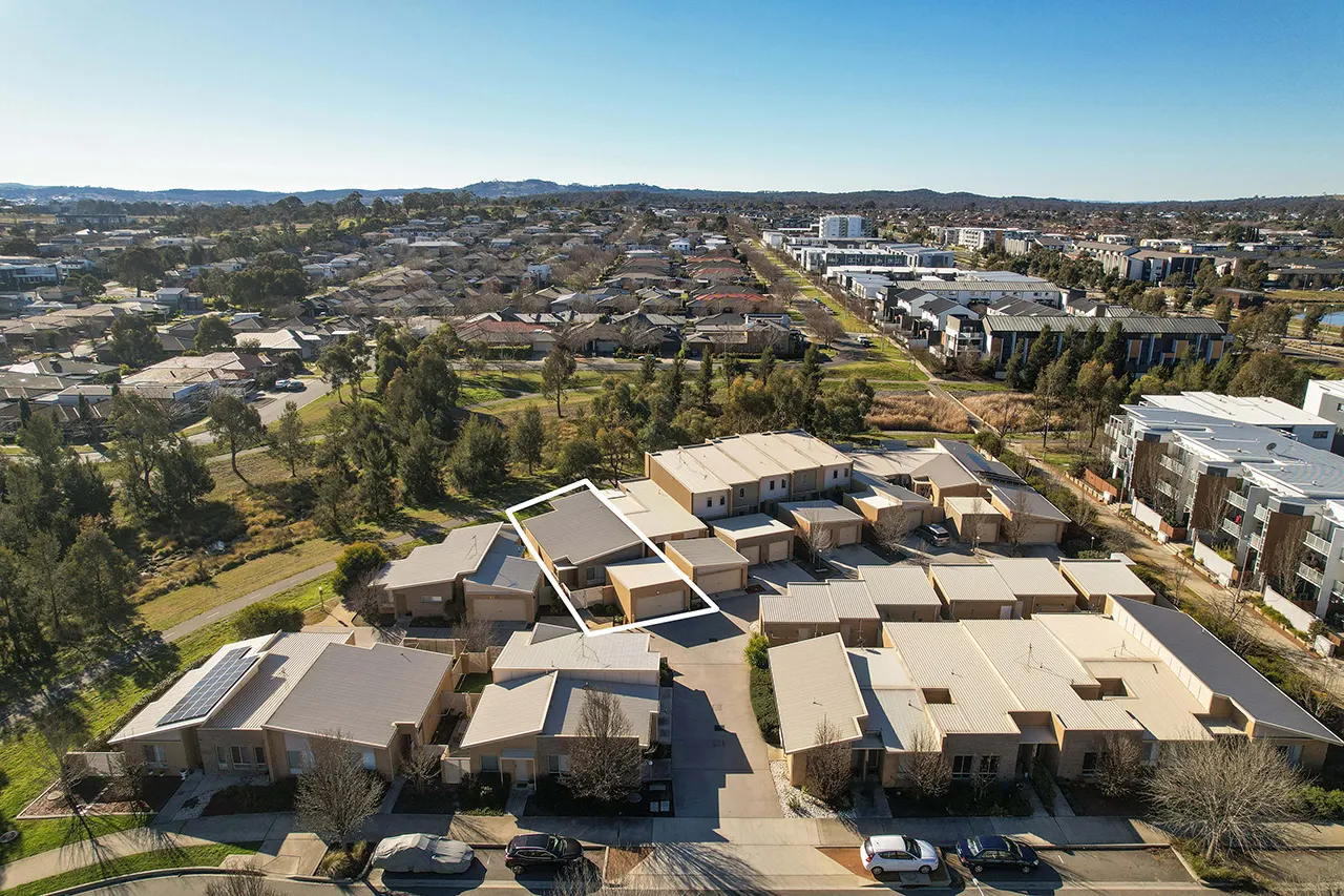 12/35 Clare Burton Crescent, Franklin, photo 1