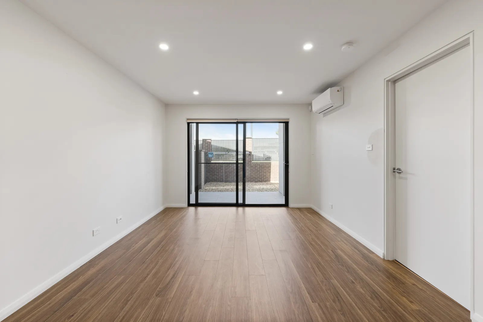 19/40 Trevor Gibson Way, Taylor, photo 1