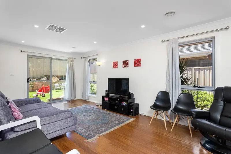 36 Adventure Street, Harrison, photo 2