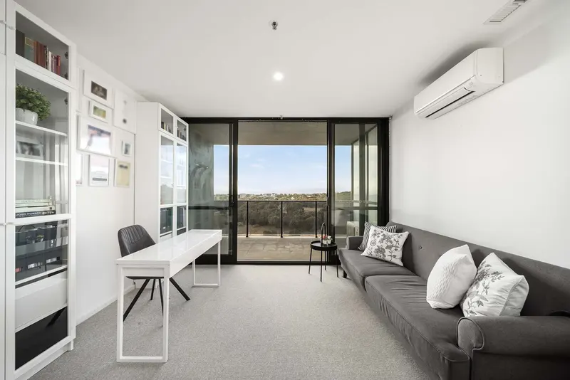 1514/120 Eastern Valley Way, Belconnen, photo 2