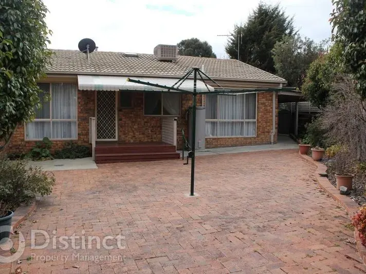 1/2 Koorong Place, Queanbeyan West, photo 12