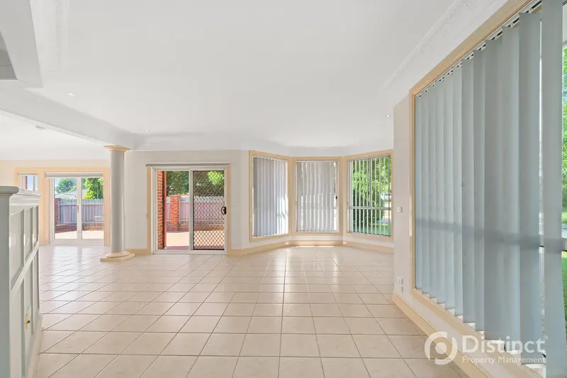 2 Quinlivan Crescent, Dunlop, photo 5