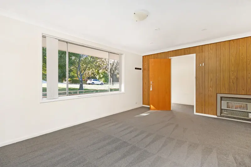 30 Spafford Crescent, Farrer, photo 3