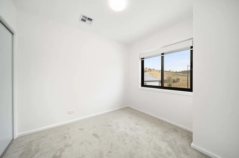 1a/33 Sculthorpe Avenue, Whitlam, photo 12