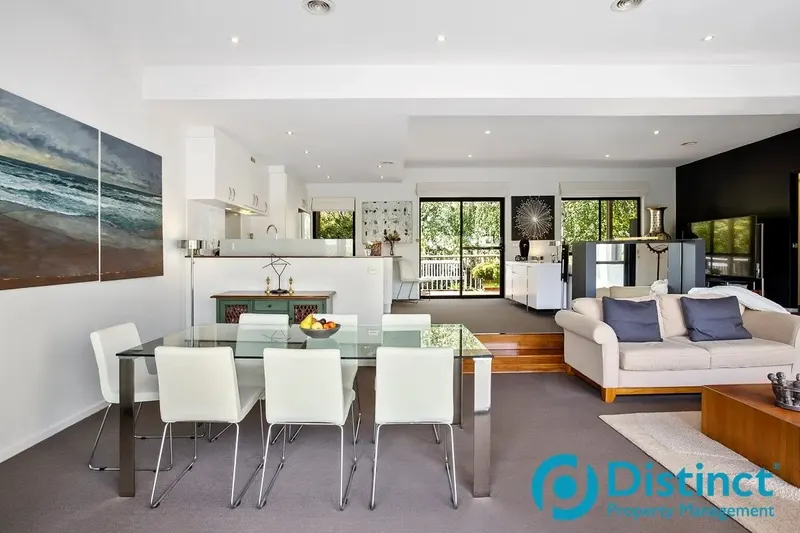 53 Strayleaf Crescent, Gungahlin, photo 12