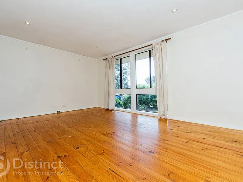 16 Gollan Street, Evatt, photo 4