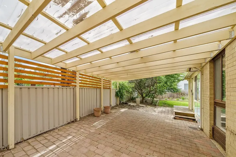 54 Castley Circuit, Kambah, photo 12