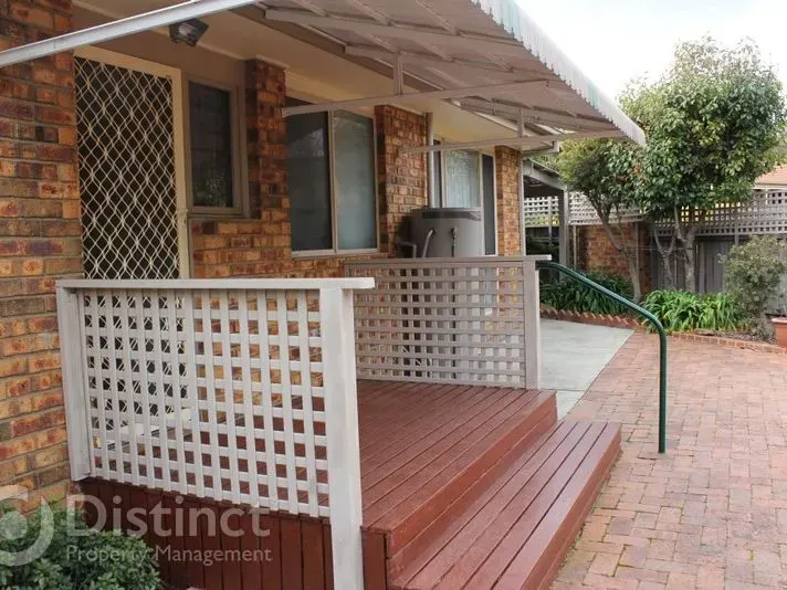 1/2 Koorong Place, Queanbeyan West, photo 13