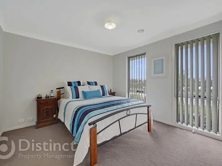 83 Donald Horne Circuit, Franklin, photo 10
