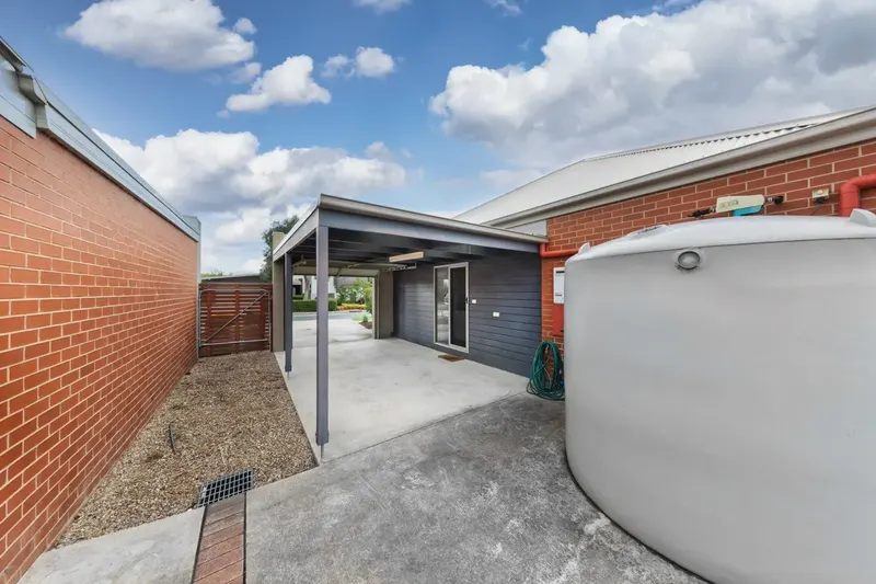1 Eric Wright Street, Forde, photo 12