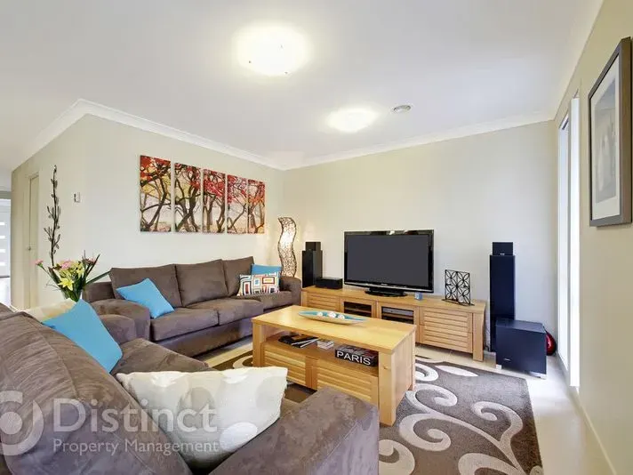 83 Donald Horne Circuit, Franklin, photo 7