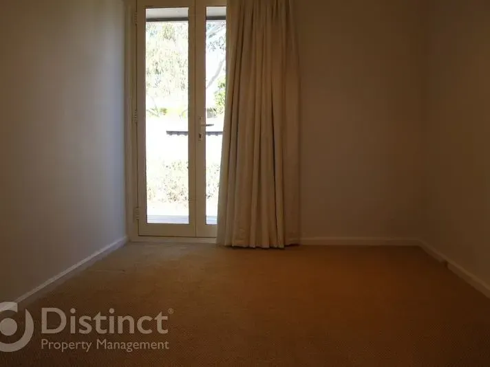 5 Ulm Street, Scullin, photo 8