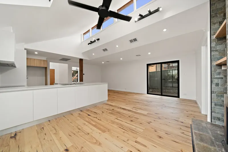 4 Achernar Close, Giralang, photo 4