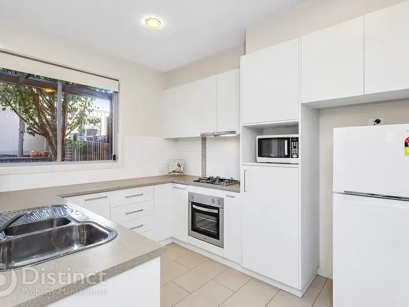 10 Dobikin Street, Crace, photo 2