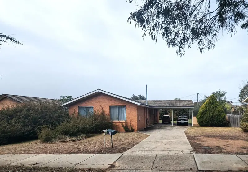 2/10 Macnaughton Street, Higgins