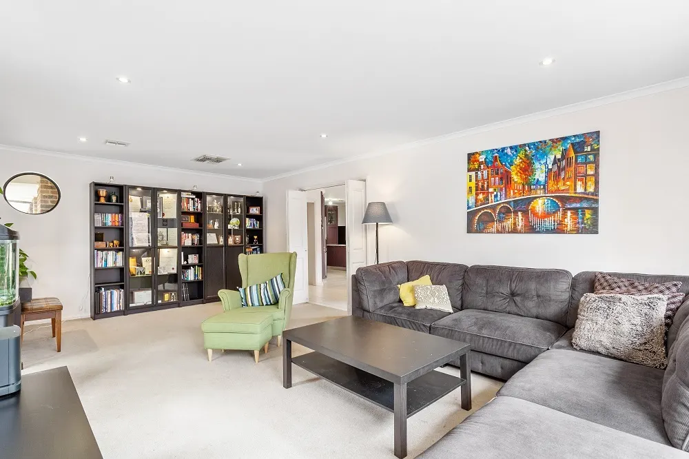 18 Hanrahan Crescent, Dunlop, photo 1