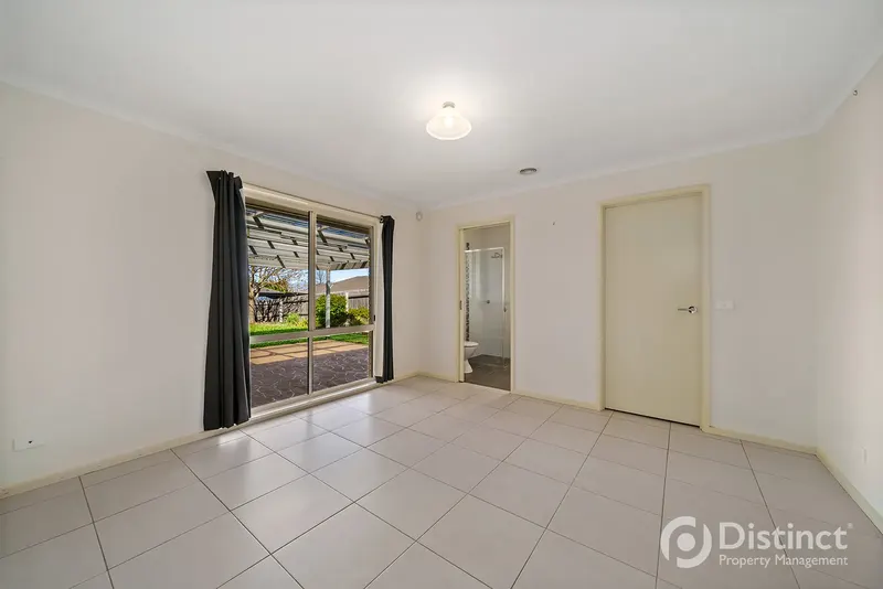 13 Clendinnen Street, Dunlop, photo 7