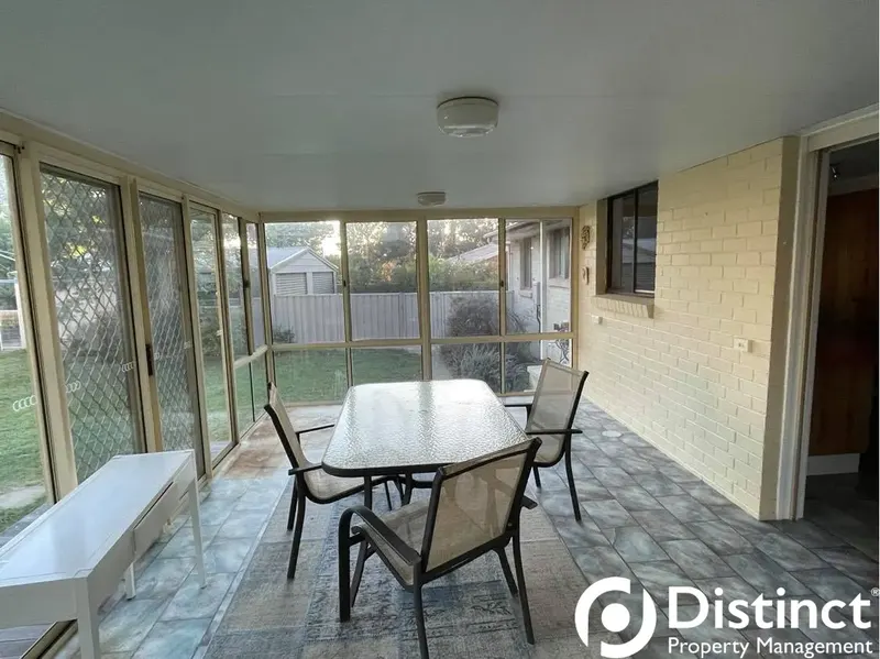 54 Castley Circuit, Kambah, photo 6