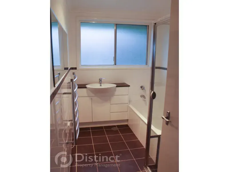40 Dalley Crescent, Latham, photo 9
