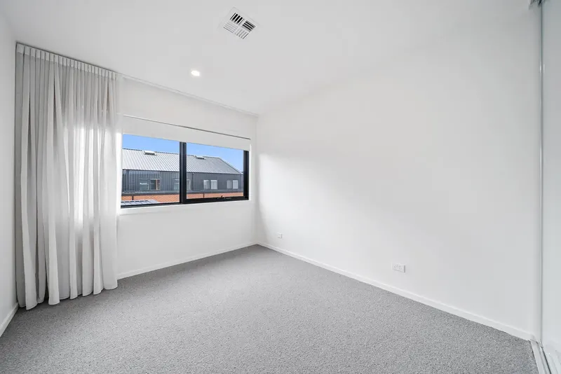 8 Candish Street, Googong, photo 7