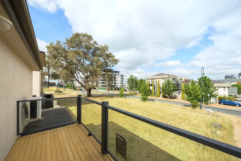 36 Huyer Street, Gungahlin, photo 8