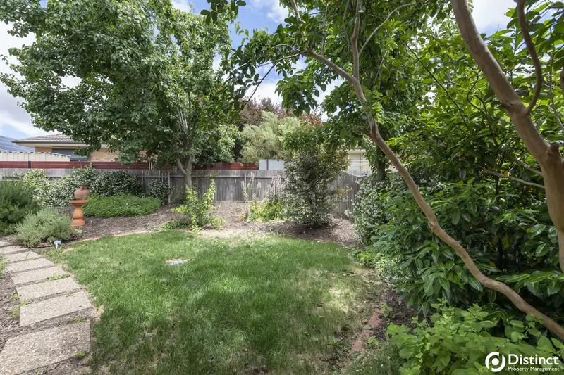15 Leven Street, Amaroo, photo 13