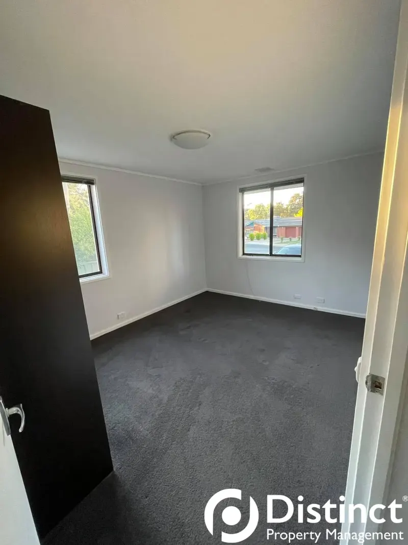 54 Castley Circuit, Kambah, photo 11