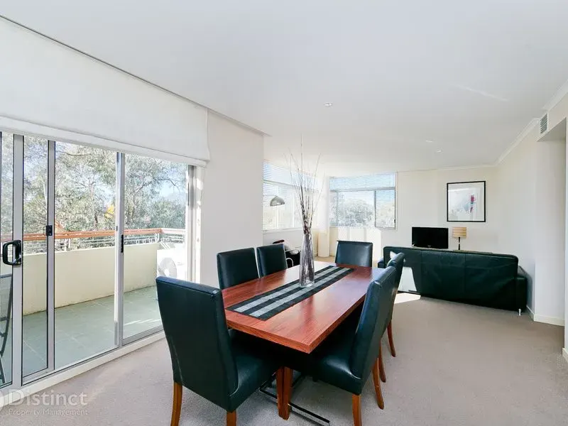 98/23 Macquarie Street, Barton, photo 3