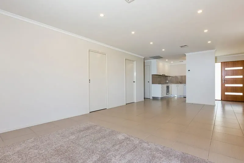 2/22 Lachlan Street, Macquarie, photo 3