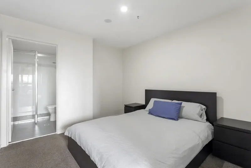 195/325 Anketell Street, Greenway, photo 3
