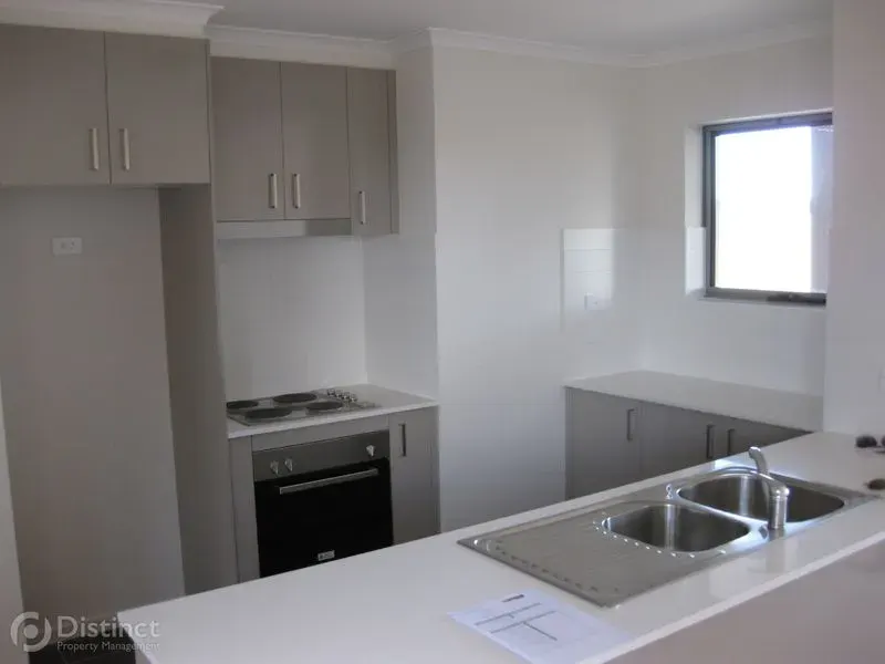 33/75 Elizabeth Jolley Crescent, Franklin, photo 2
