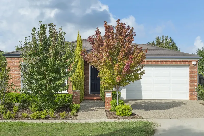 4 Thea Astley Circuit, Franklin, photo 2