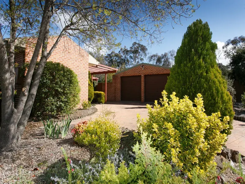 17 Ruwoldt Place, Kambah, photo 1