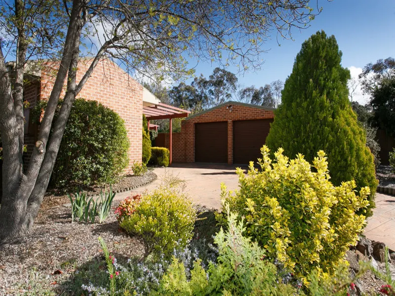 17 Ruwoldt Place, Kambah, photo 1