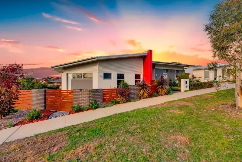 63 Langtree Crescent, Crace, photo 2