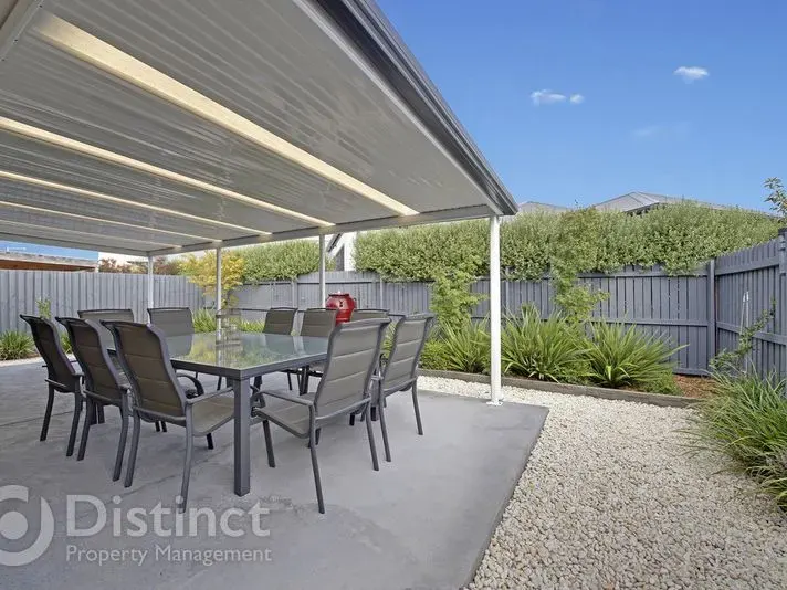83 Donald Horne Circuit, Franklin, photo 14