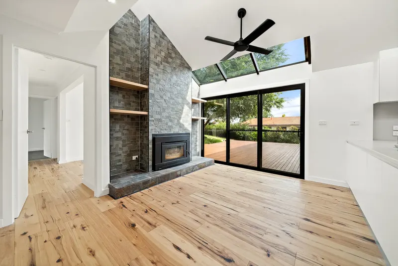 4 Achernar Close, Giralang, photo 6
